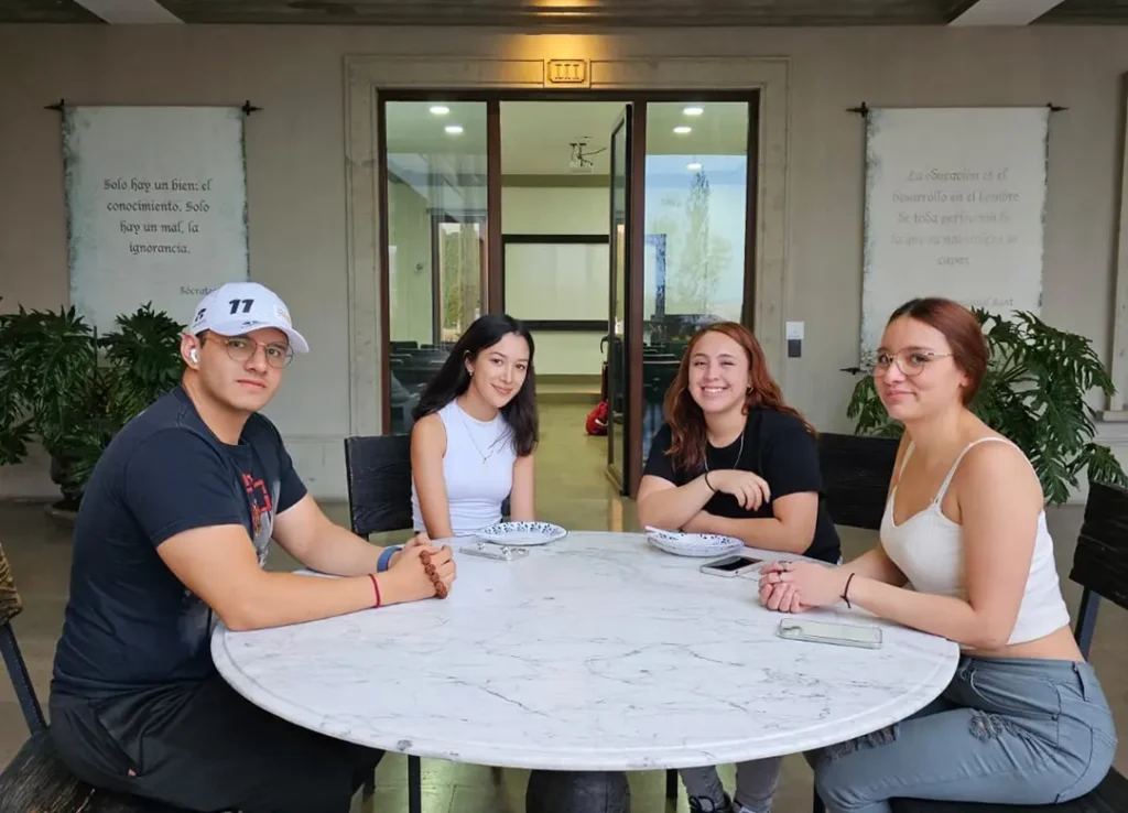 El modelo escolarizado de Universidad Humanitas se adapta a las necesidades actuales