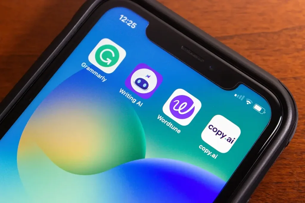 Aplicaciones que mejoran la gramática y revisan que no exista plagio en tiempo real.