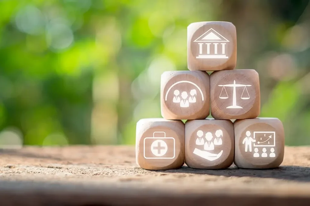 Las Ciencias Políticas ofrecen una formación multidisciplinaria para comprender el ámbito político y social.