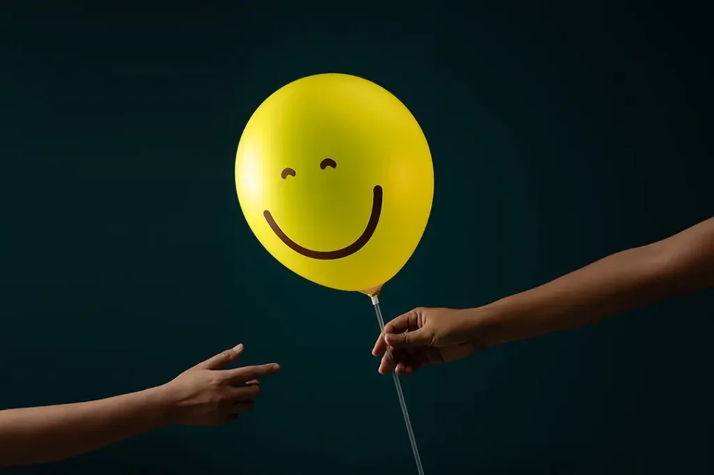 Para aprender a ser feliz en soledad debes de ampliar tu perspectiva de este término.