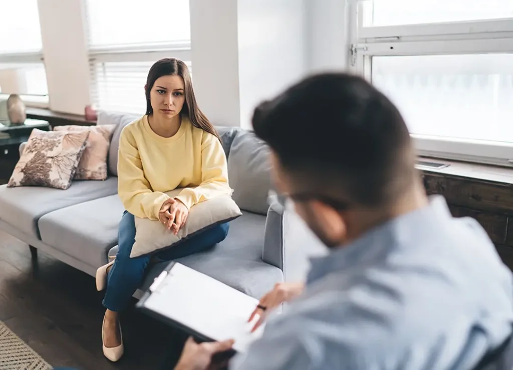 Cada corriente psicológica ha desarrollado enfoques terapéuticos específicos