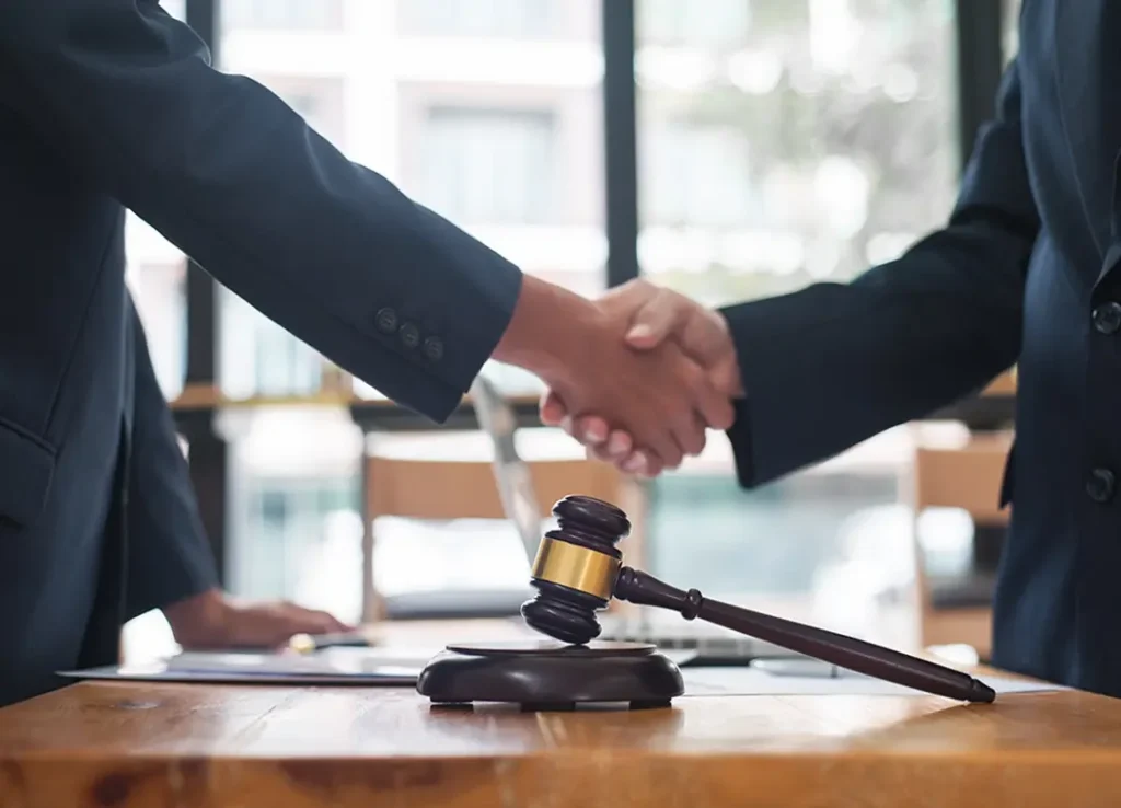 La mediación de conflictos se aplica en ámbitos mercantiles, laborales y civiles