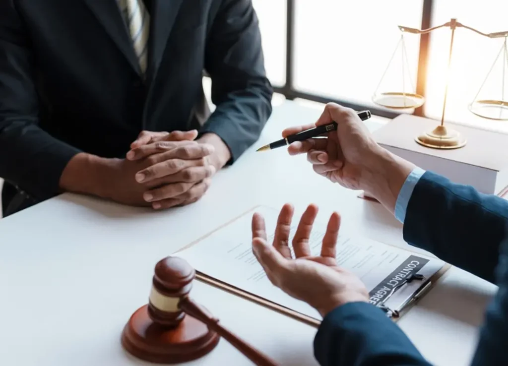 La mediación es un método alternativo que ayuda a evitar conflictos graves