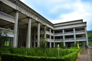 Universidad campus Madín crea el ambiente propicio que genera conocimiento.