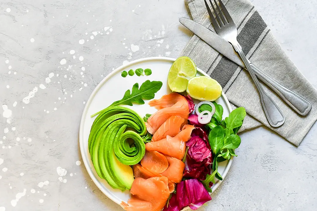 La dieta cetogénica implica consumir grasas saludables en altas cantidades.