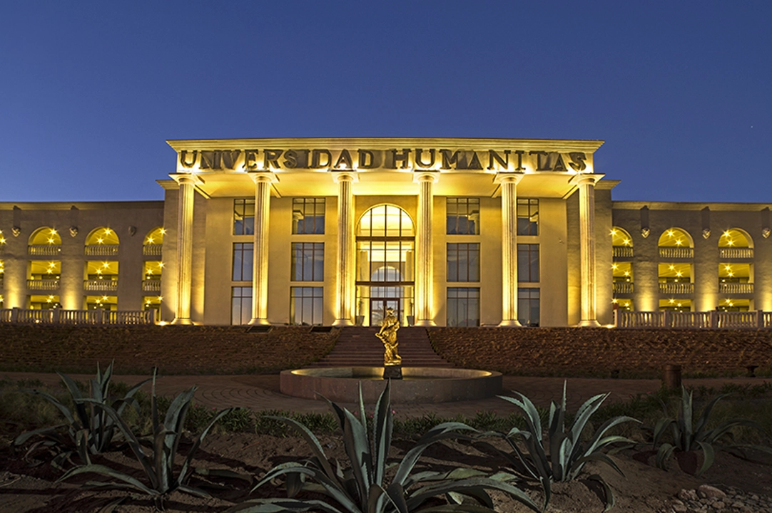 Universidad Humanitas Campus Magno Chihuahua ofrece excelencia académica en un entorno inigualable.