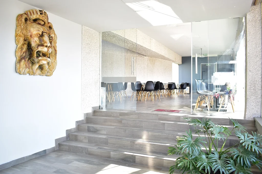 Universidad Humanitas Campus Santa Fe cuenta con licenciaturas, maestrías y diplomados.