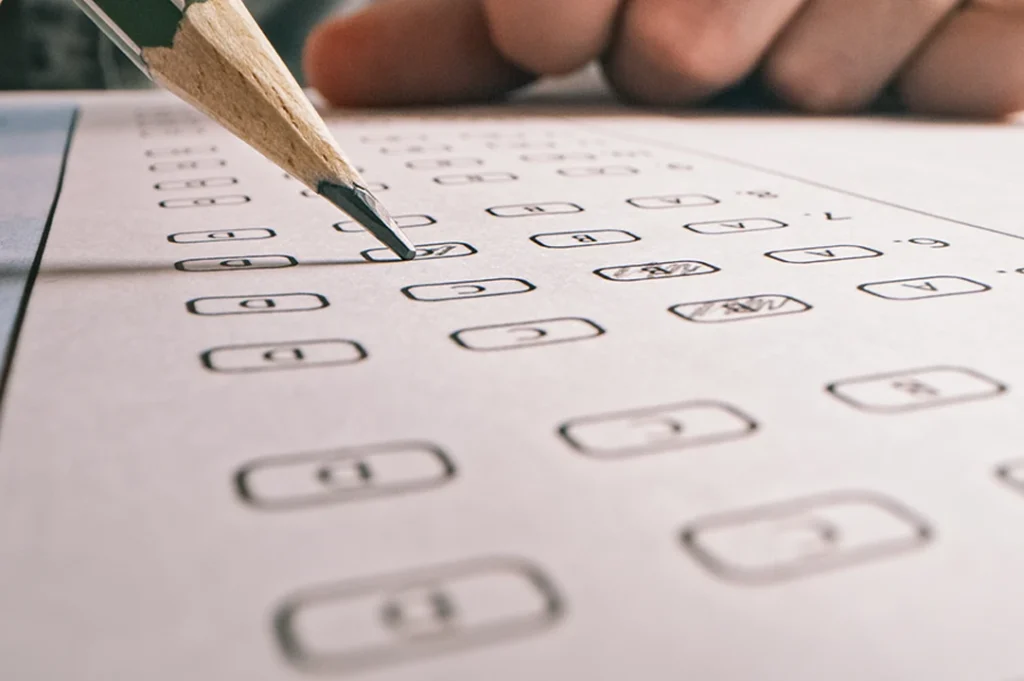 En México, muchas universidades utilizan exámenes de admisión para evaluar las habilidades y conocimientos de los aspirantes.