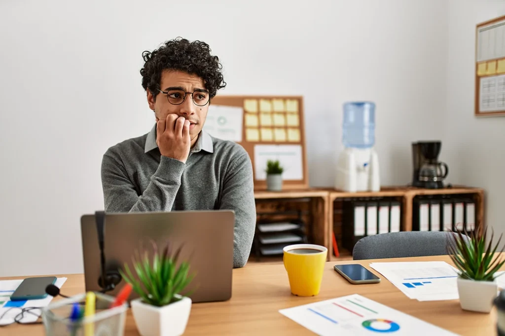 Cuando el miedo gobierna nuestras decisiones, tendemos a evitar lo incierto, lo arriesgado, lo emocional.