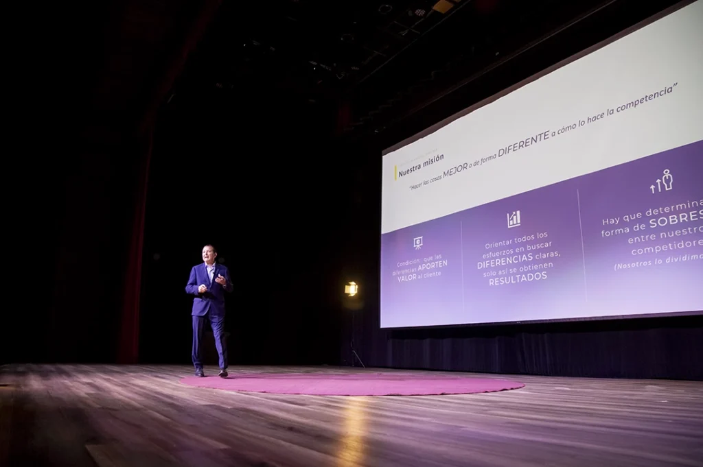 El empresario español brindó valiosos consejos en Campus Magno Presa Madín.