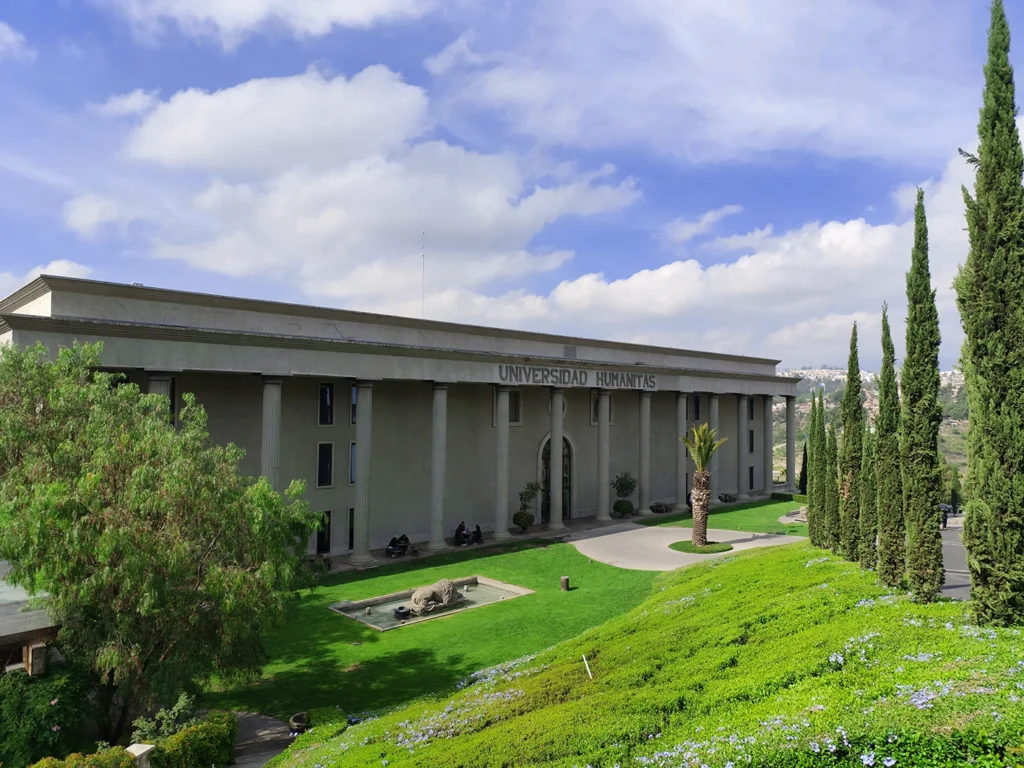 La Universidad Humanitas se basa en la excelencia académica.