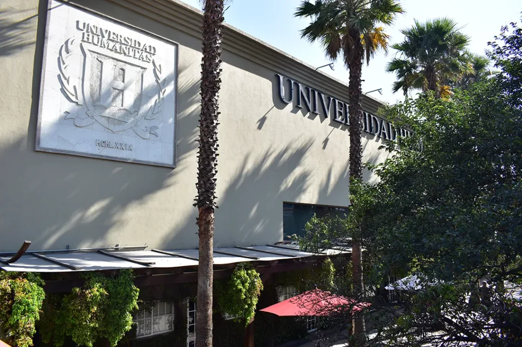 Universidad Humanitas Campus Magno Los Reyes brinda excelencia académica.