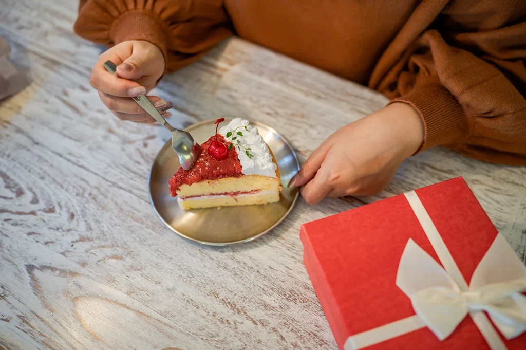 Si estás solo en Navidad, consiéntete con tu comida favorita.